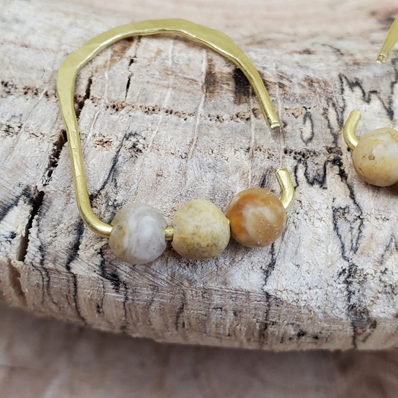 Handmade hammered semi-precious jasper modern minimalist boho earrings. 1 pair - Picture 5 of 14